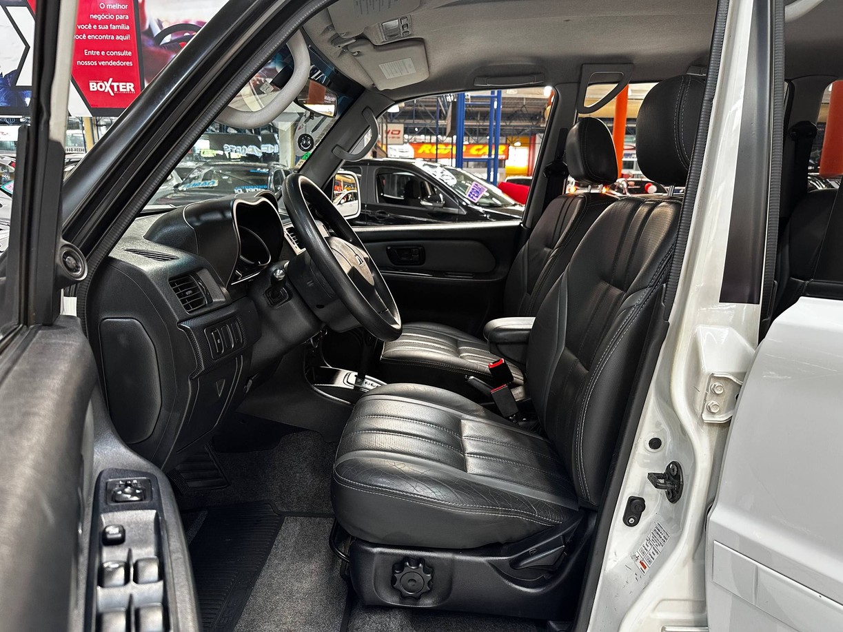 MITSUBISHI PAJERO TR4