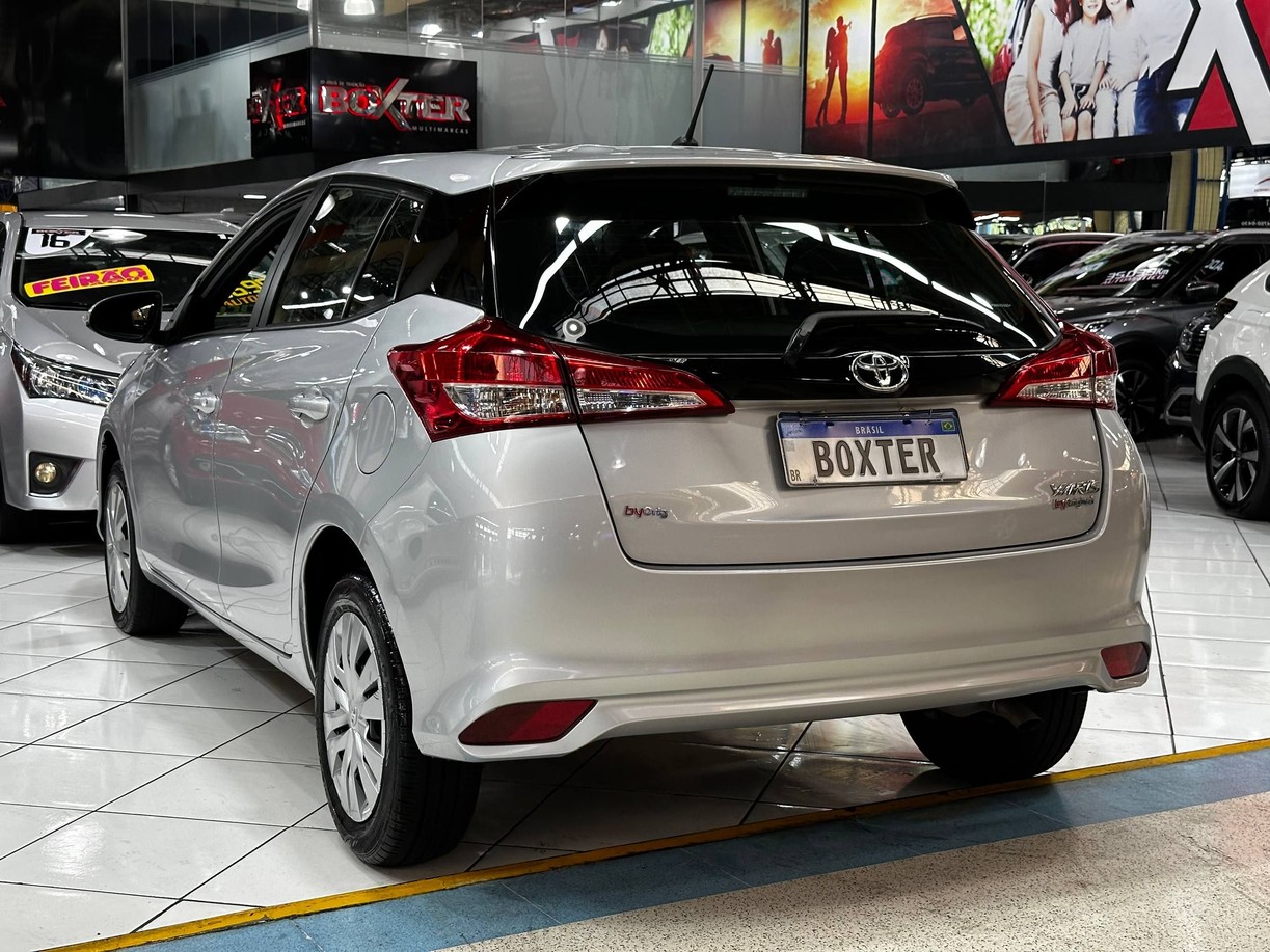 TOYOTA YARIS