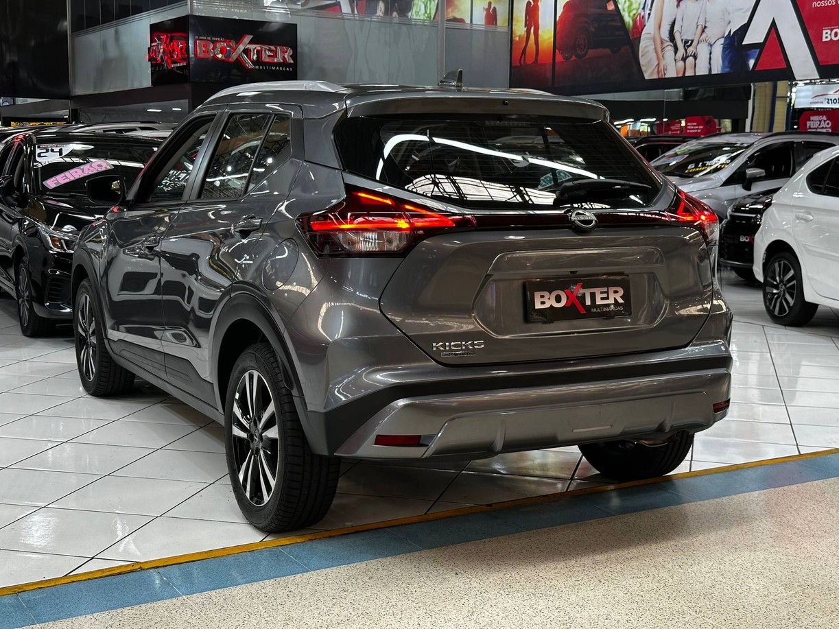 NISSAN KICKS PLAY