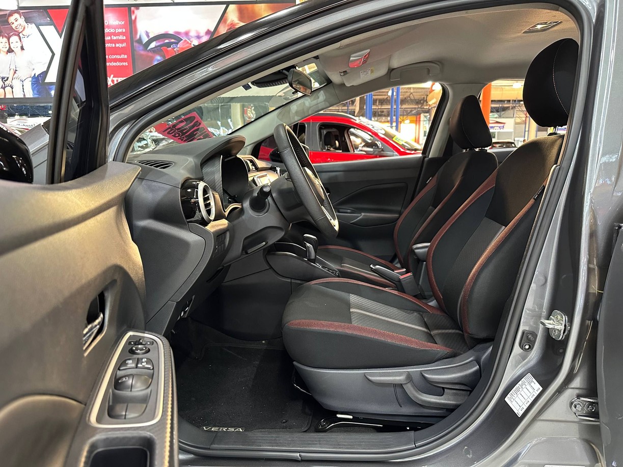 NISSAN VERSA