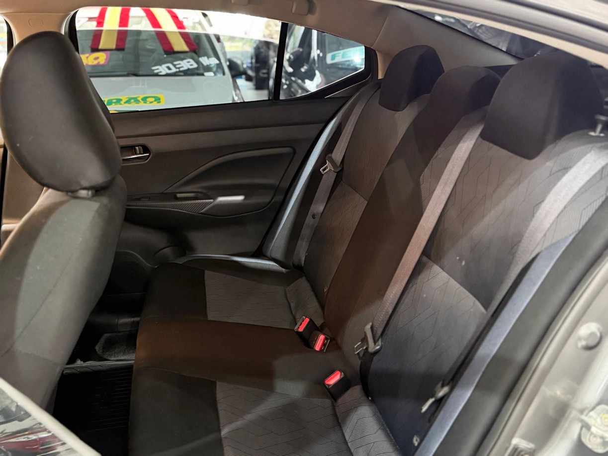 NISSAN VERSA
