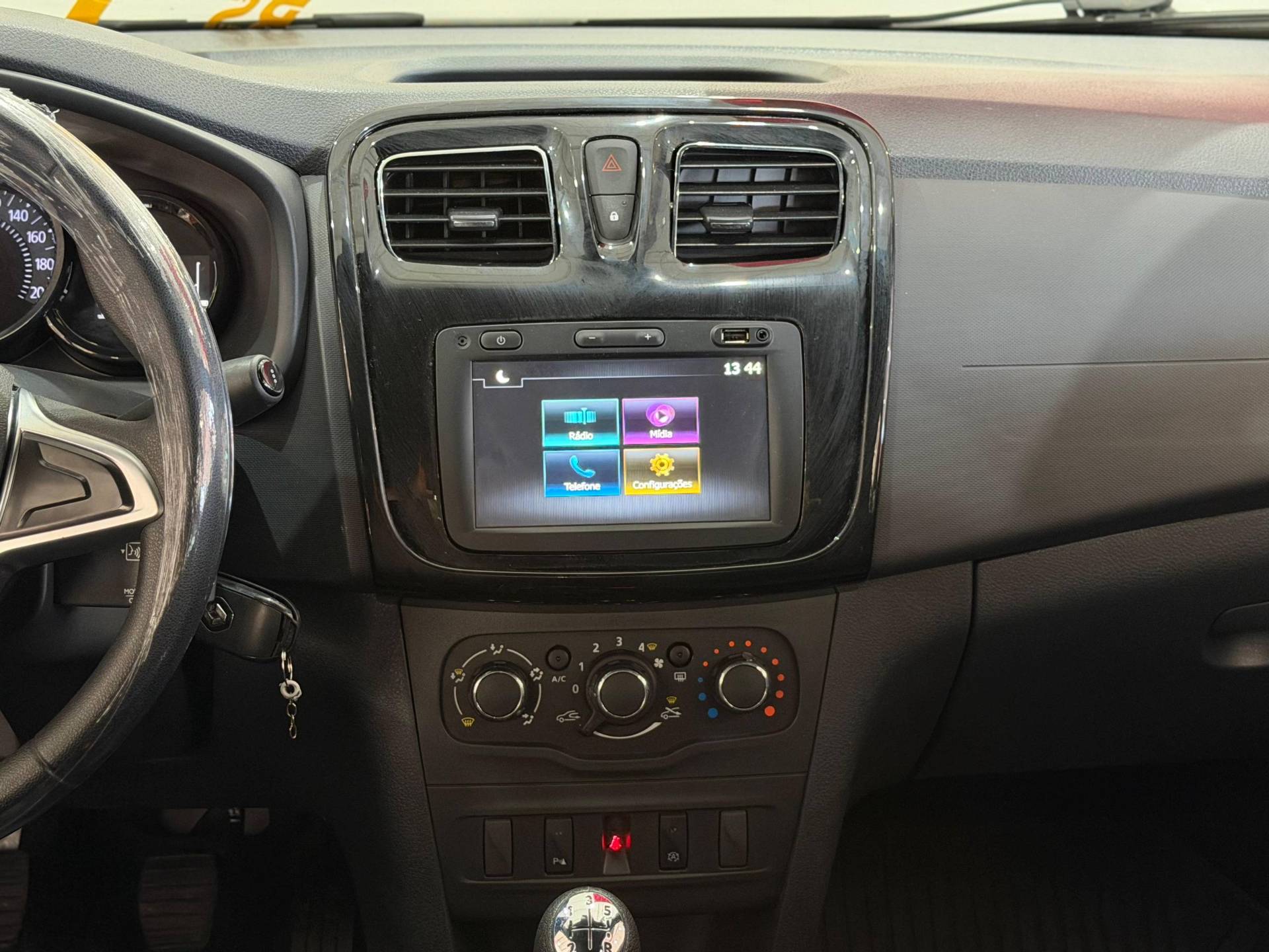 RENAULT LOGAN