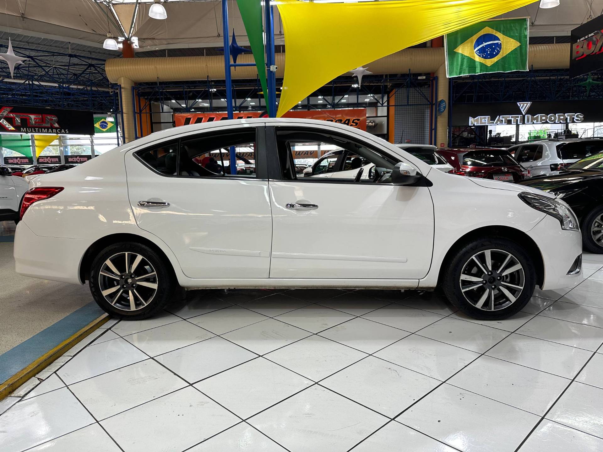 NISSAN VERSA