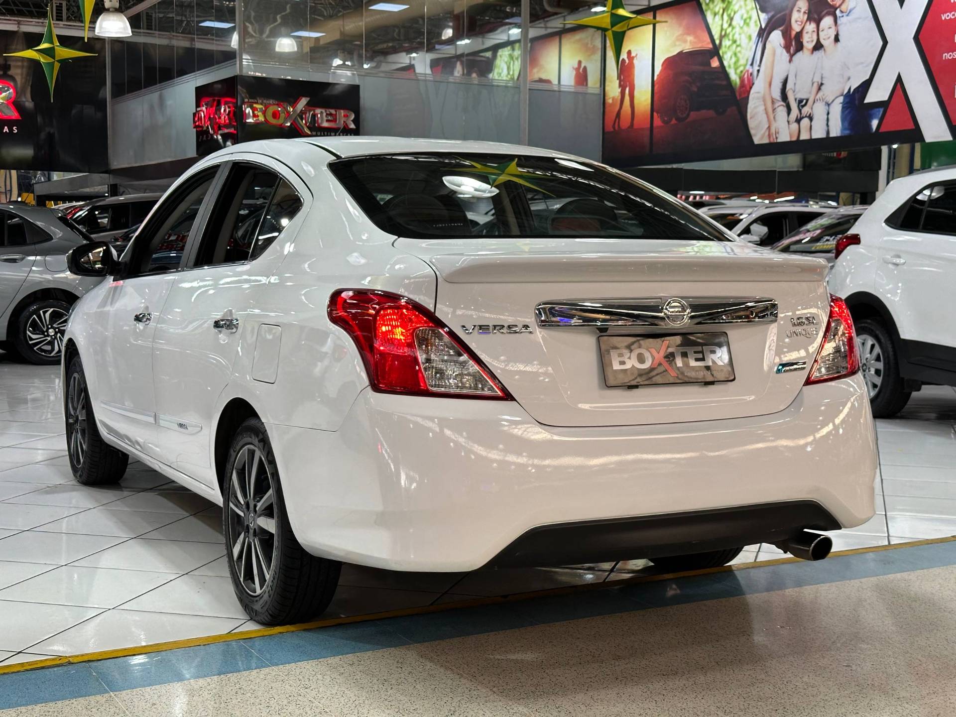 NISSAN VERSA