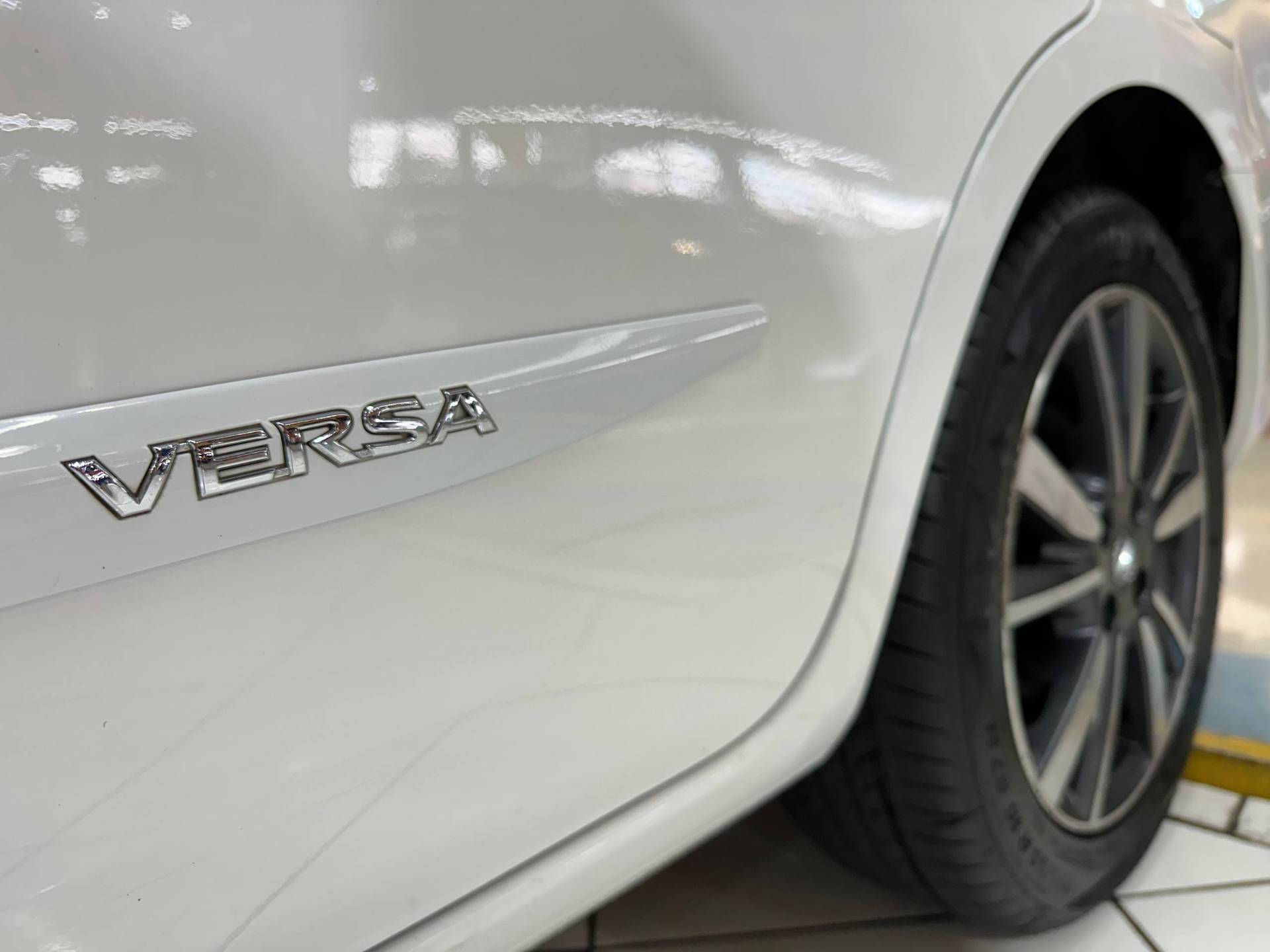 NISSAN VERSA