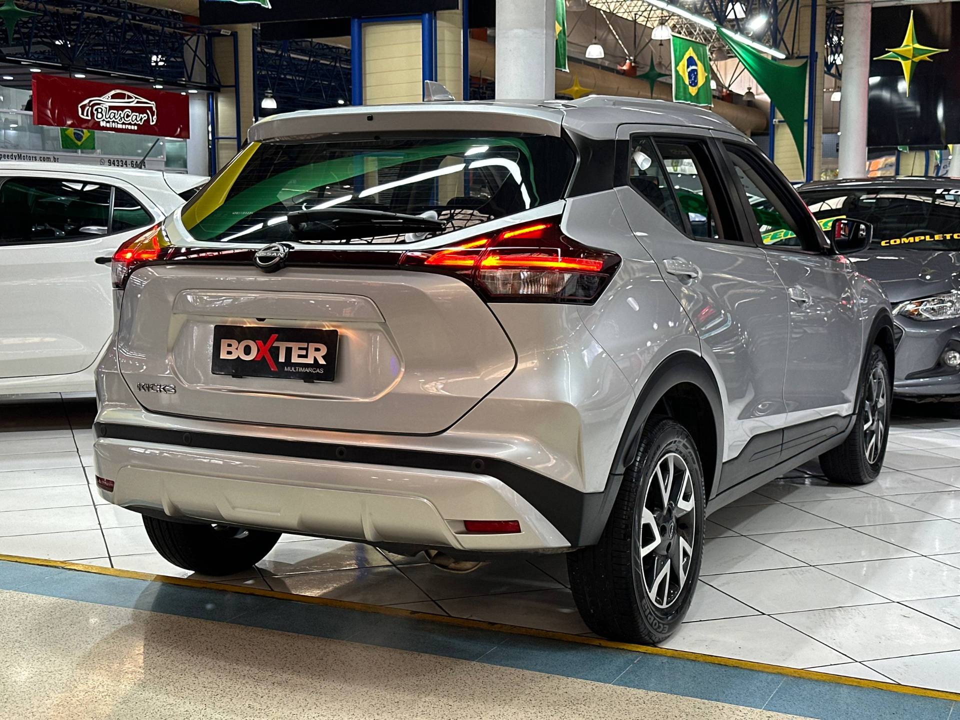 NISSAN KICKS