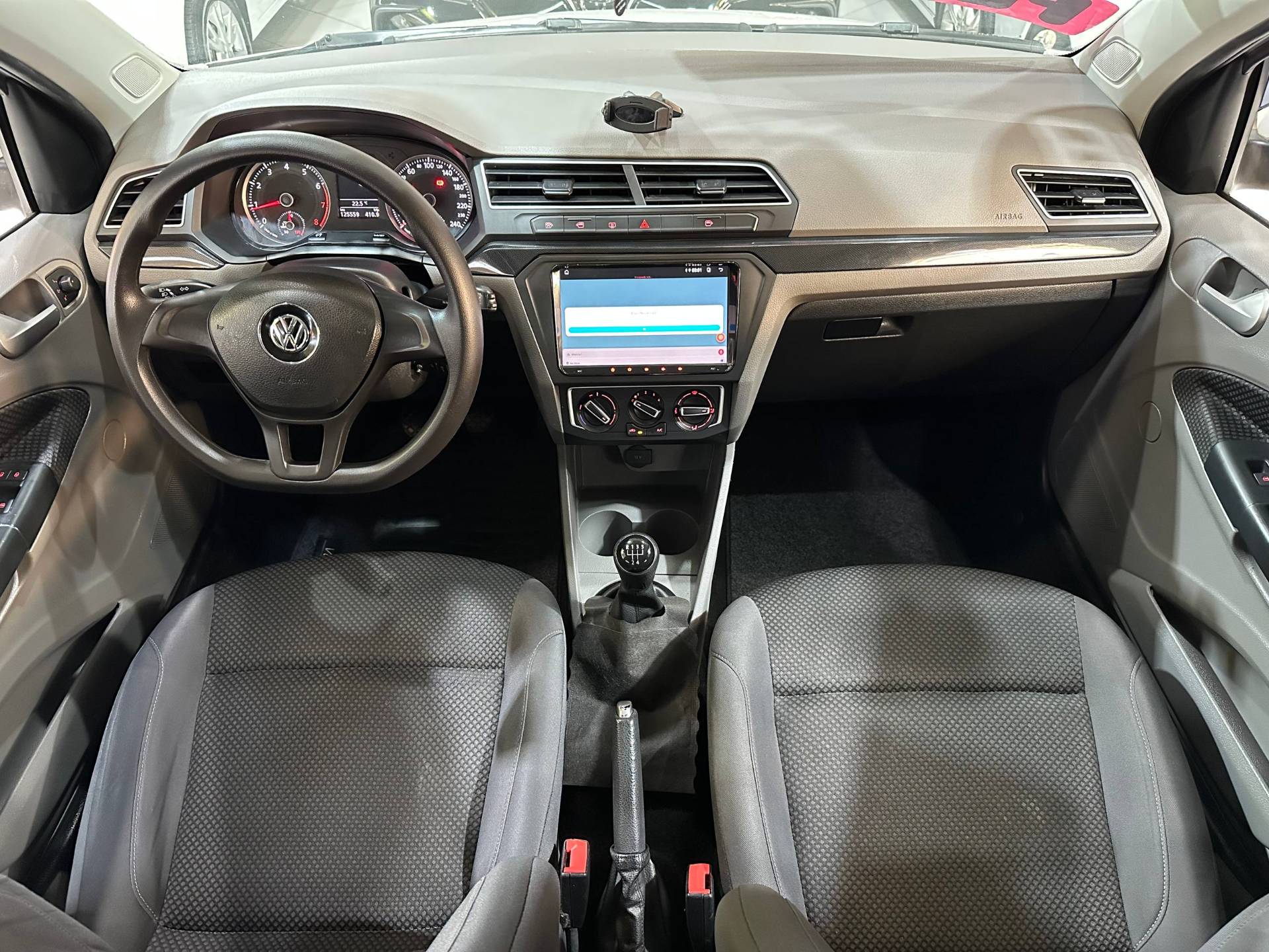 VOLKSWAGEN VOYAGE