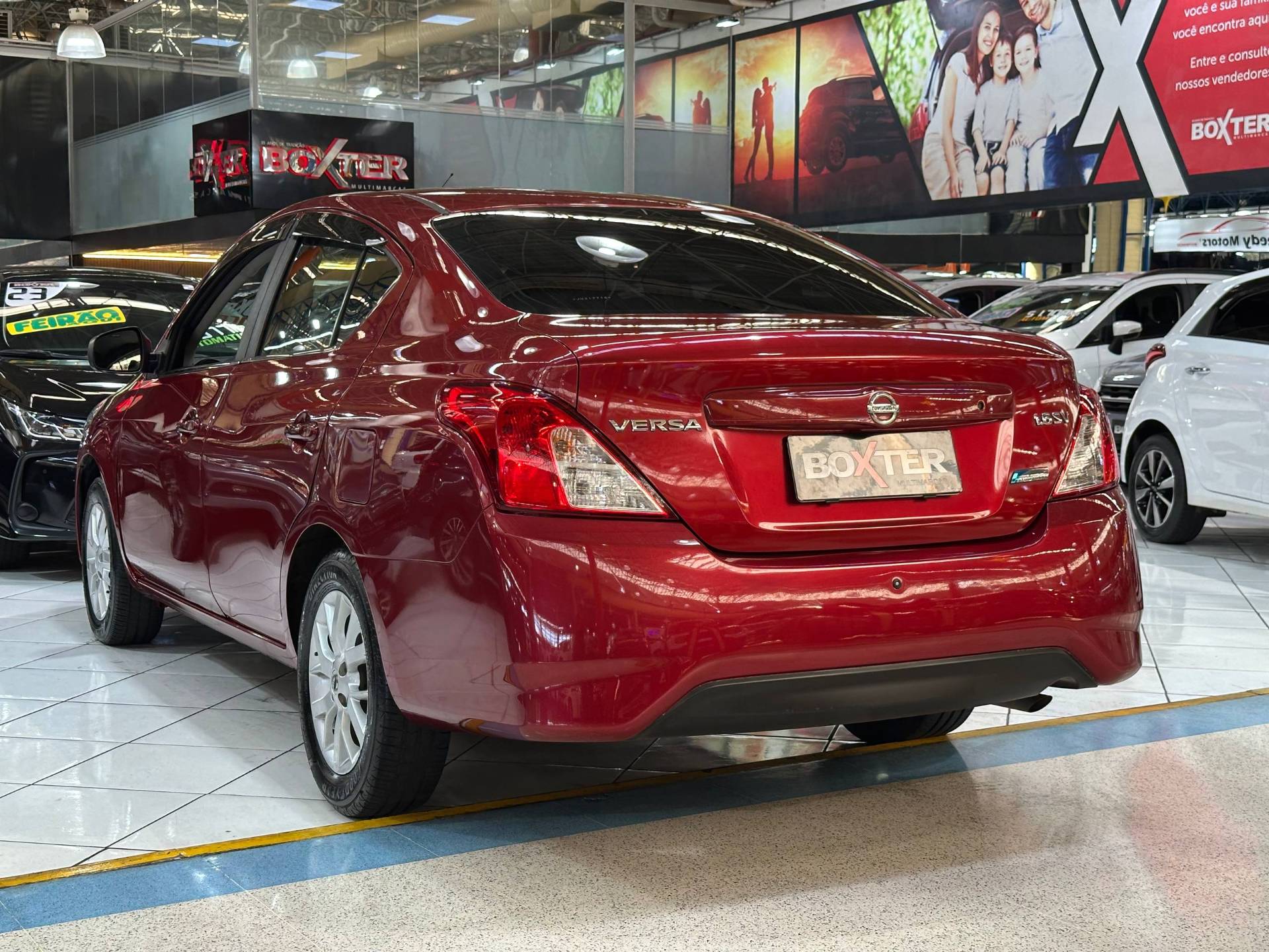 NISSAN VERSA