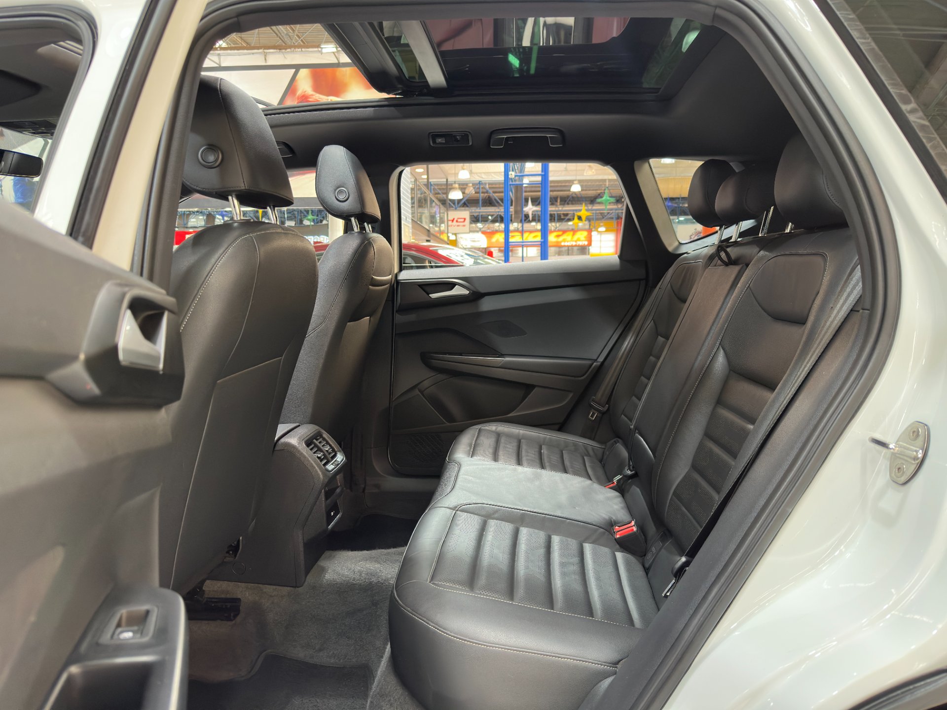 VOLKSWAGEN TAOS