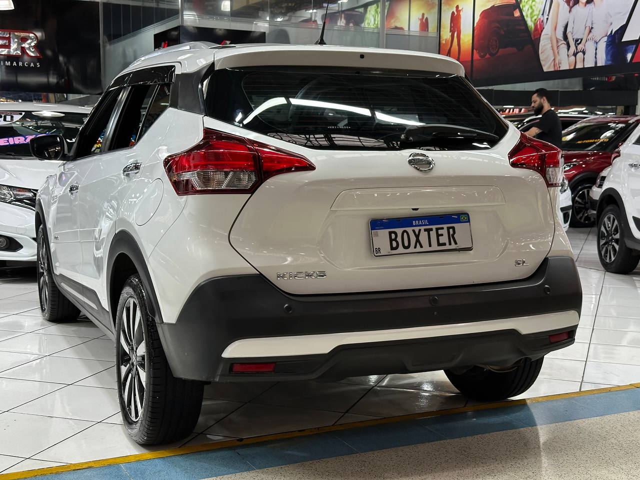 NISSAN KICKS