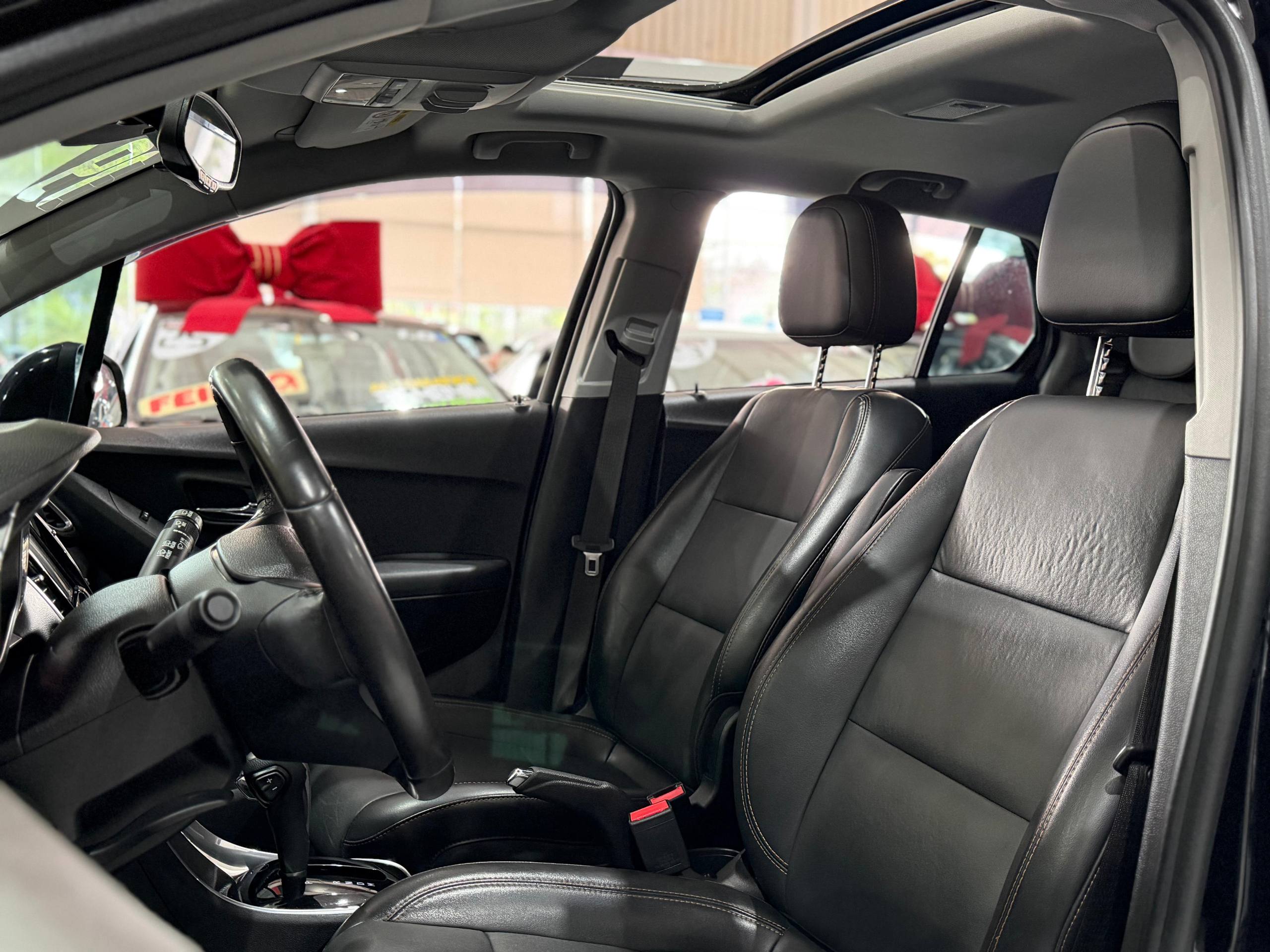 CHEVROLET TRACKER