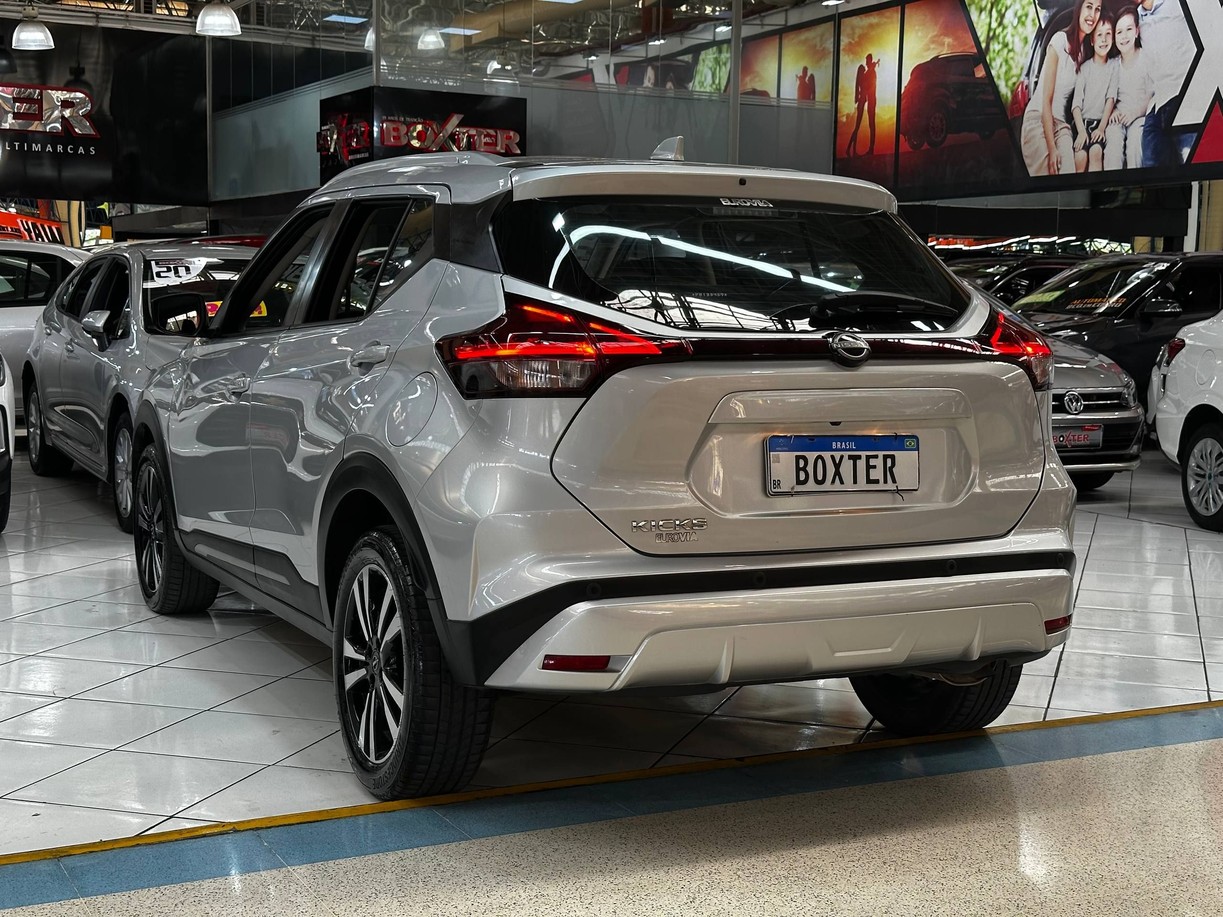 NISSAN KICKS