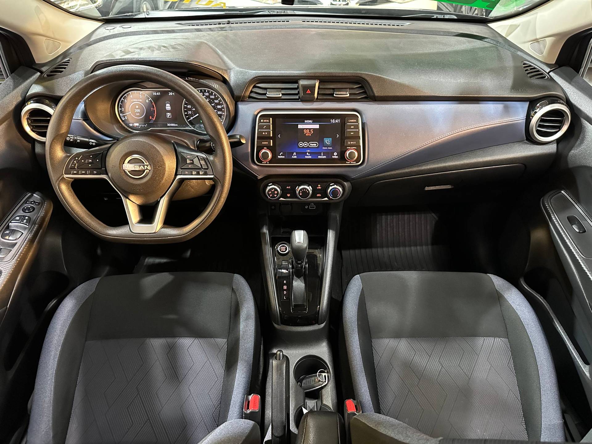 NISSAN VERSA