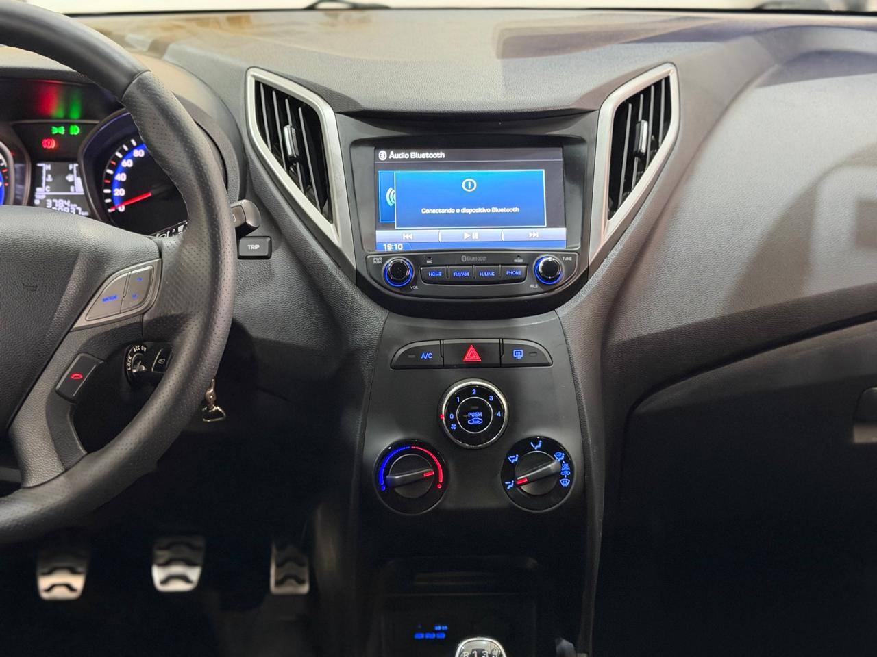 HYUNDAI HB20X