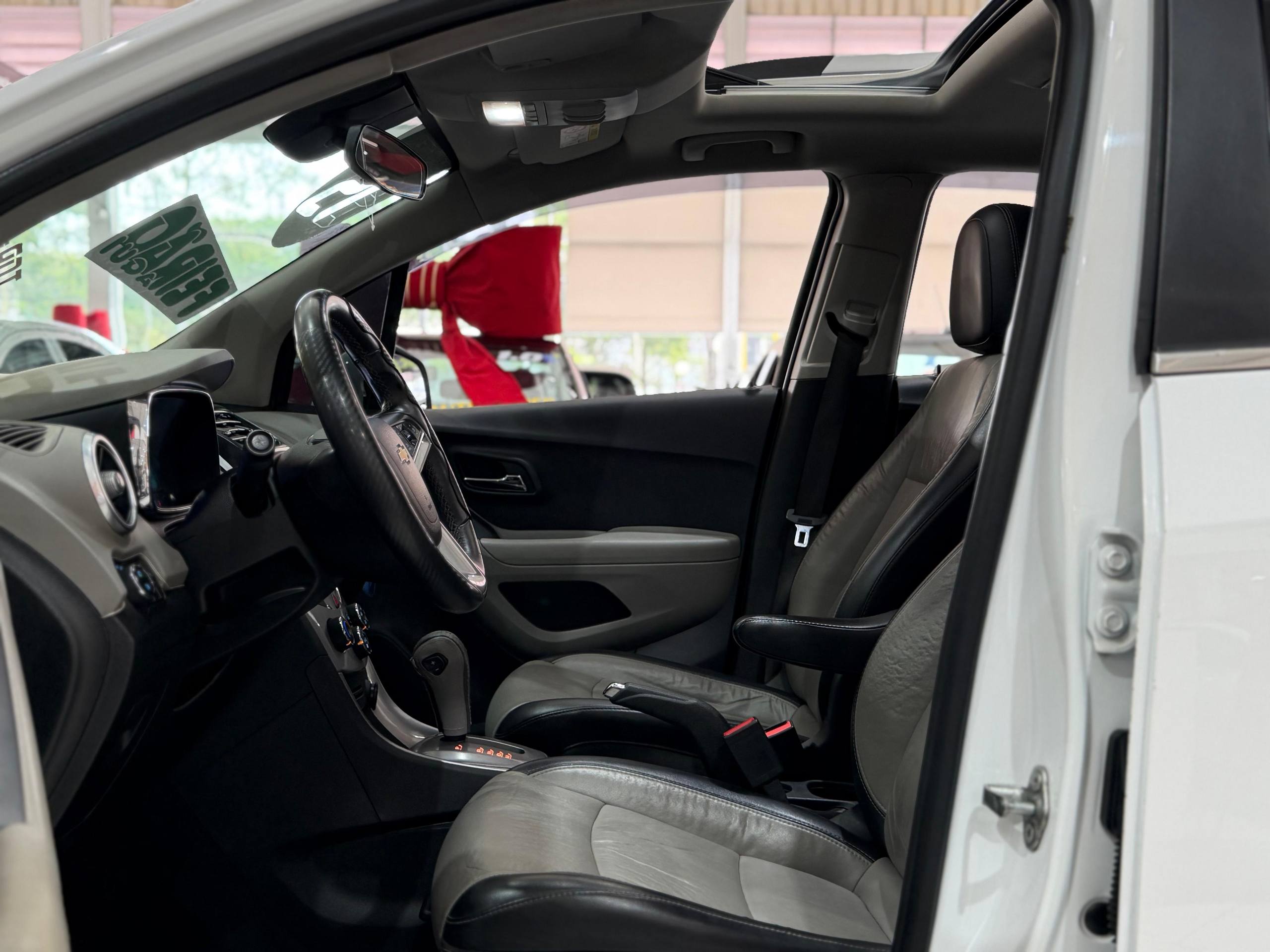 CHEVROLET TRACKER