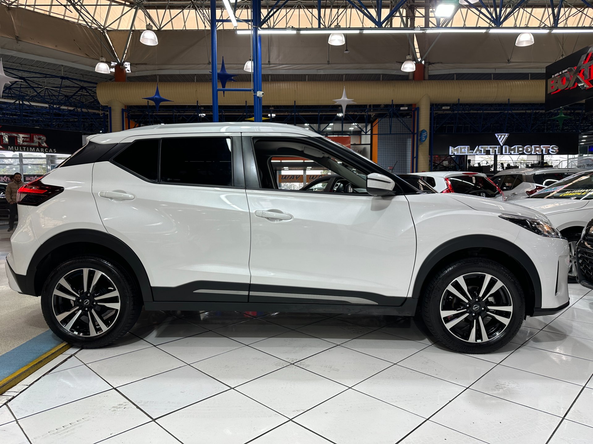 NISSAN KICKS PLAY