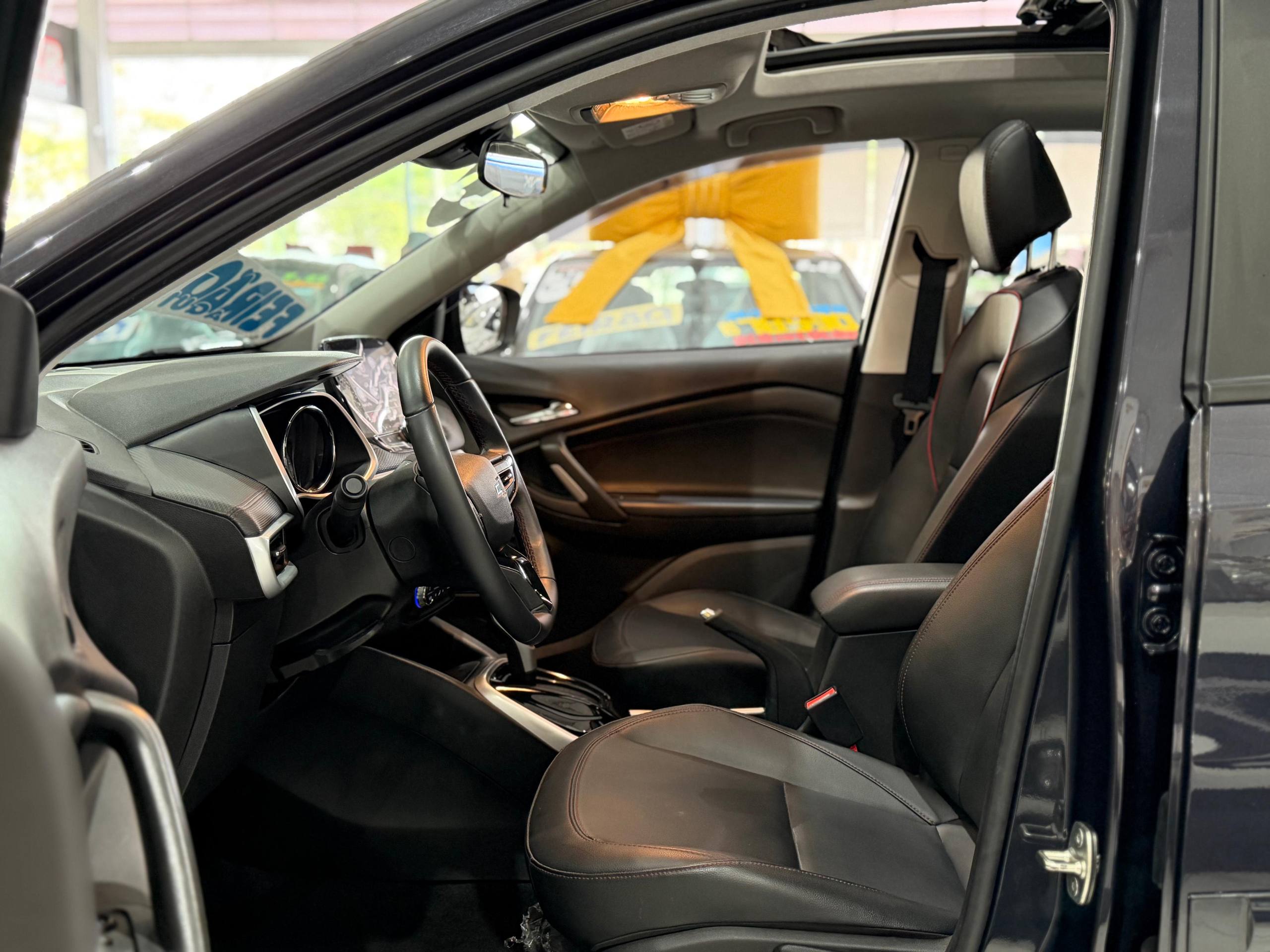 CHEVROLET TRACKER