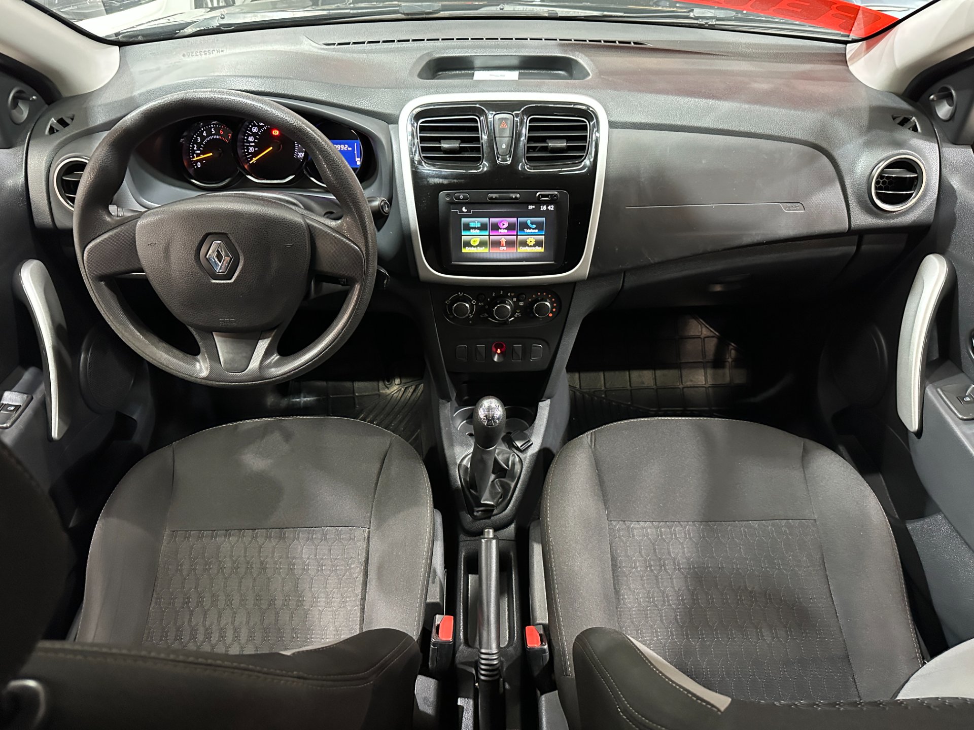 RENAULT SANDERO