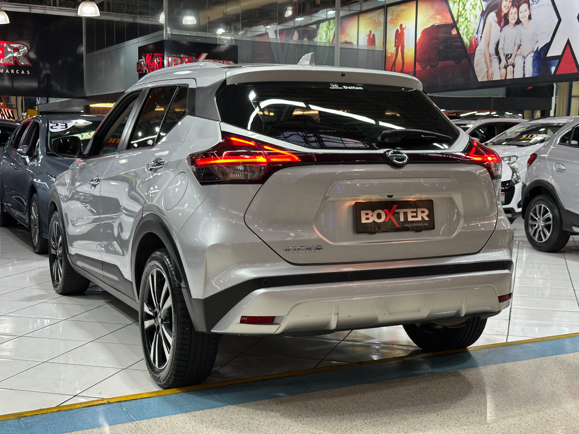 NISSAN KICKS