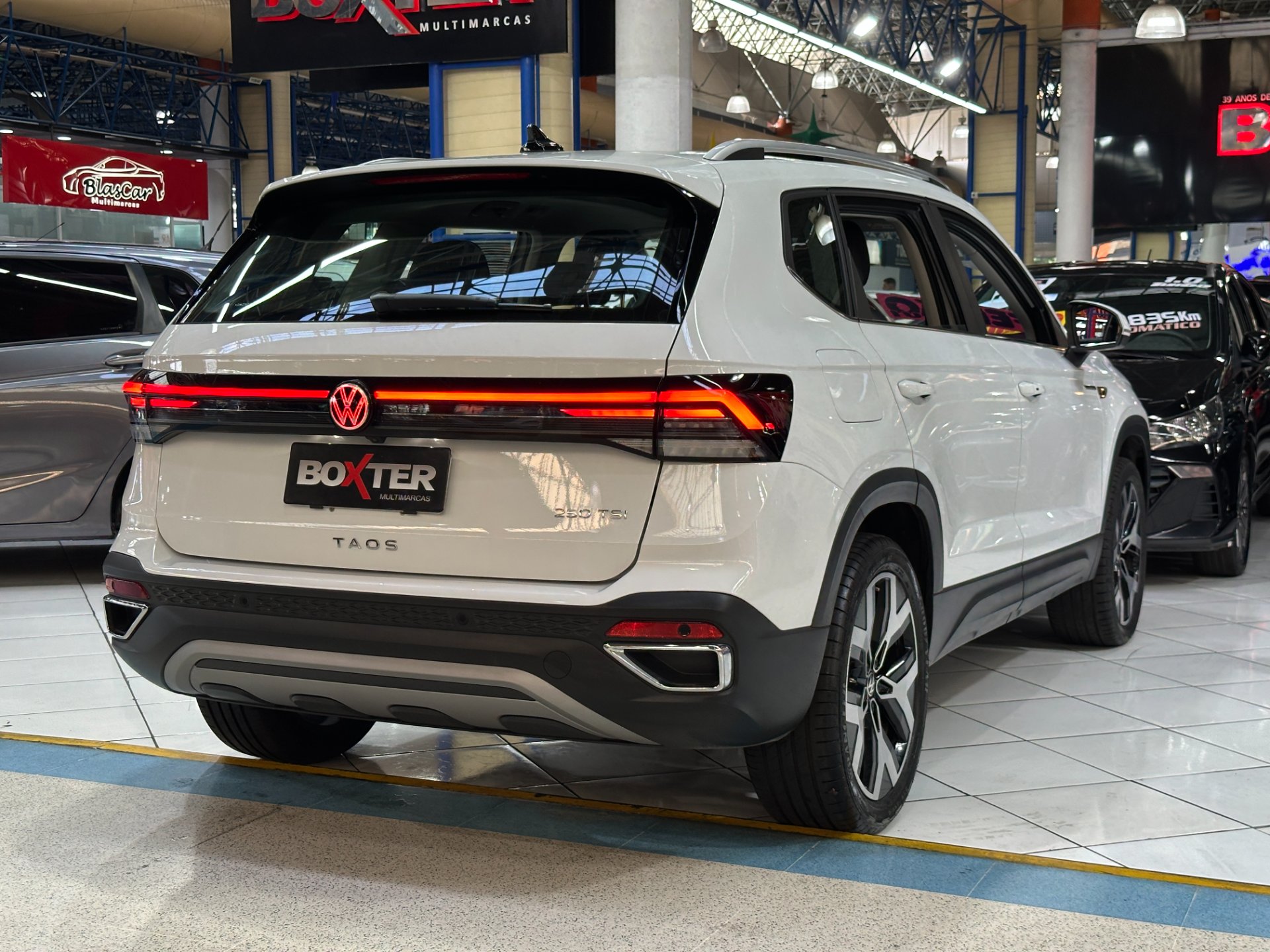 VOLKSWAGEN TAOS
