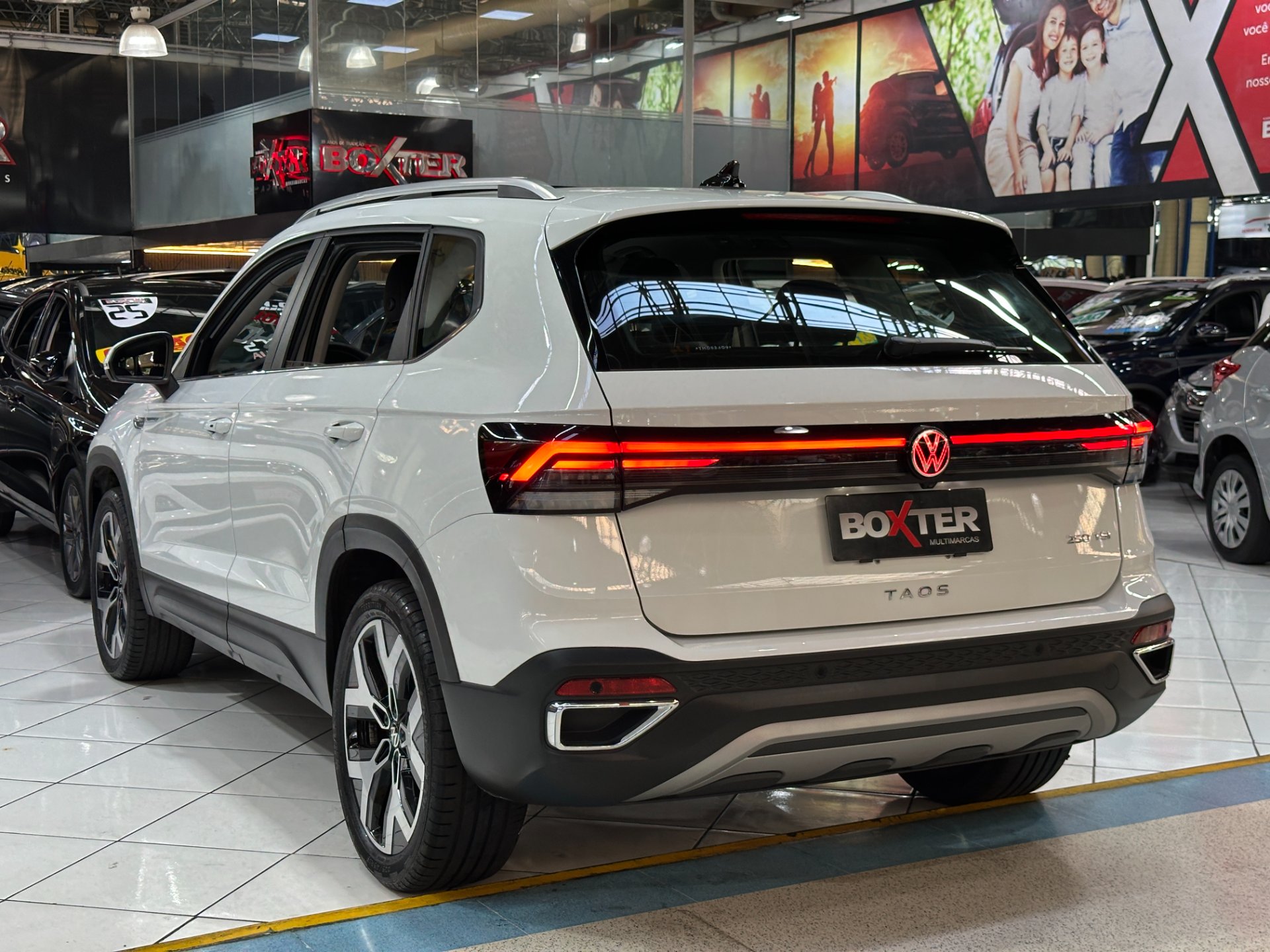 VOLKSWAGEN TAOS