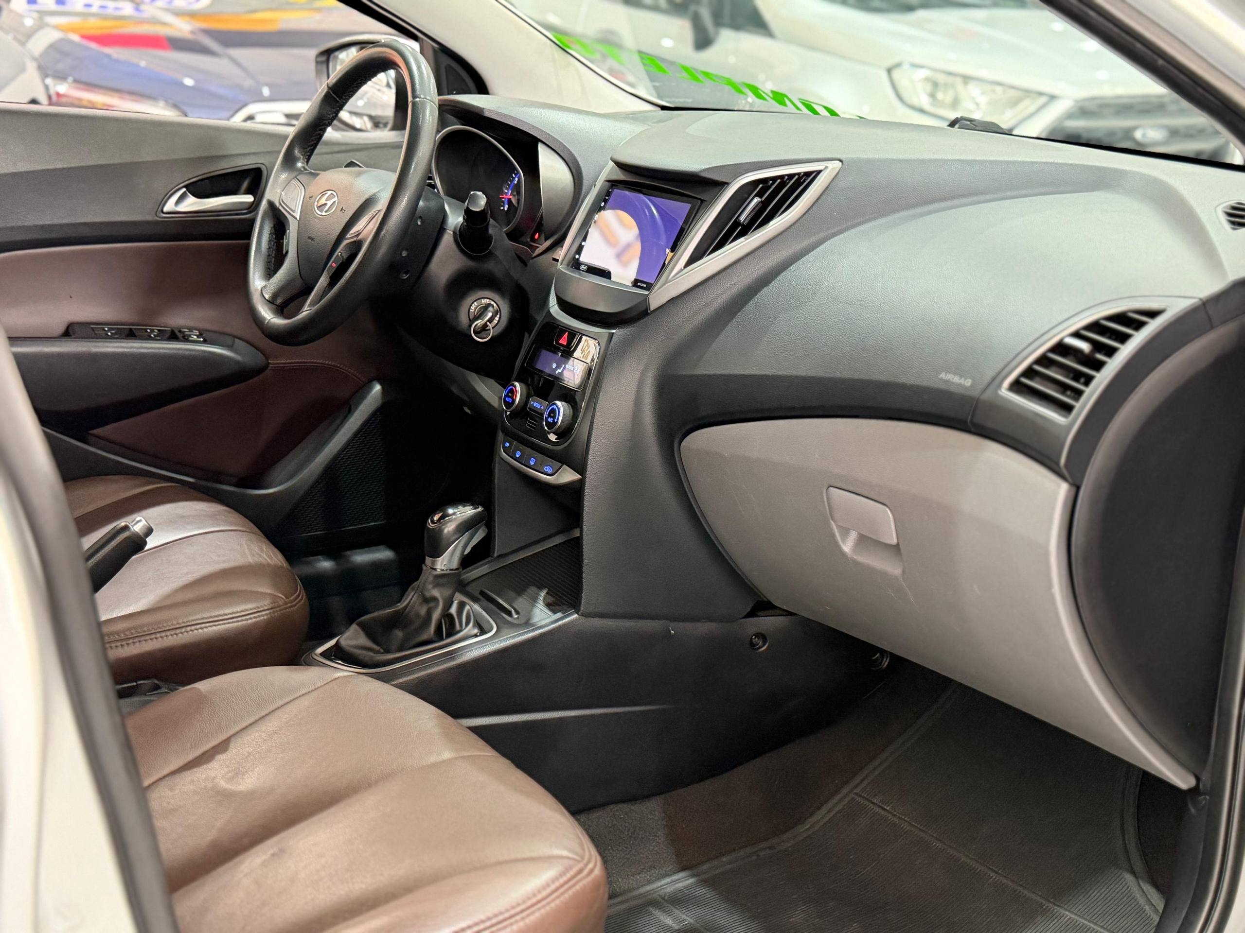 HYUNDAI HB20S