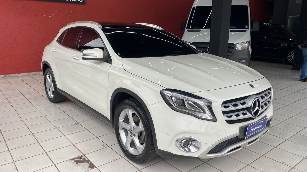 GLA 200 1.6 CGI ENDURO 7G-DCT