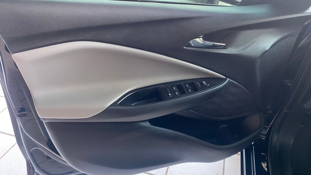 ONIX 1.0 TURBO PREMIER