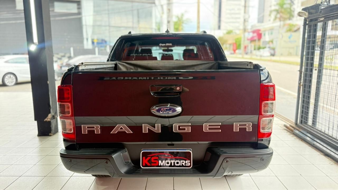 FORD RANGER 2.2 BLACK 4X2 CD 16V