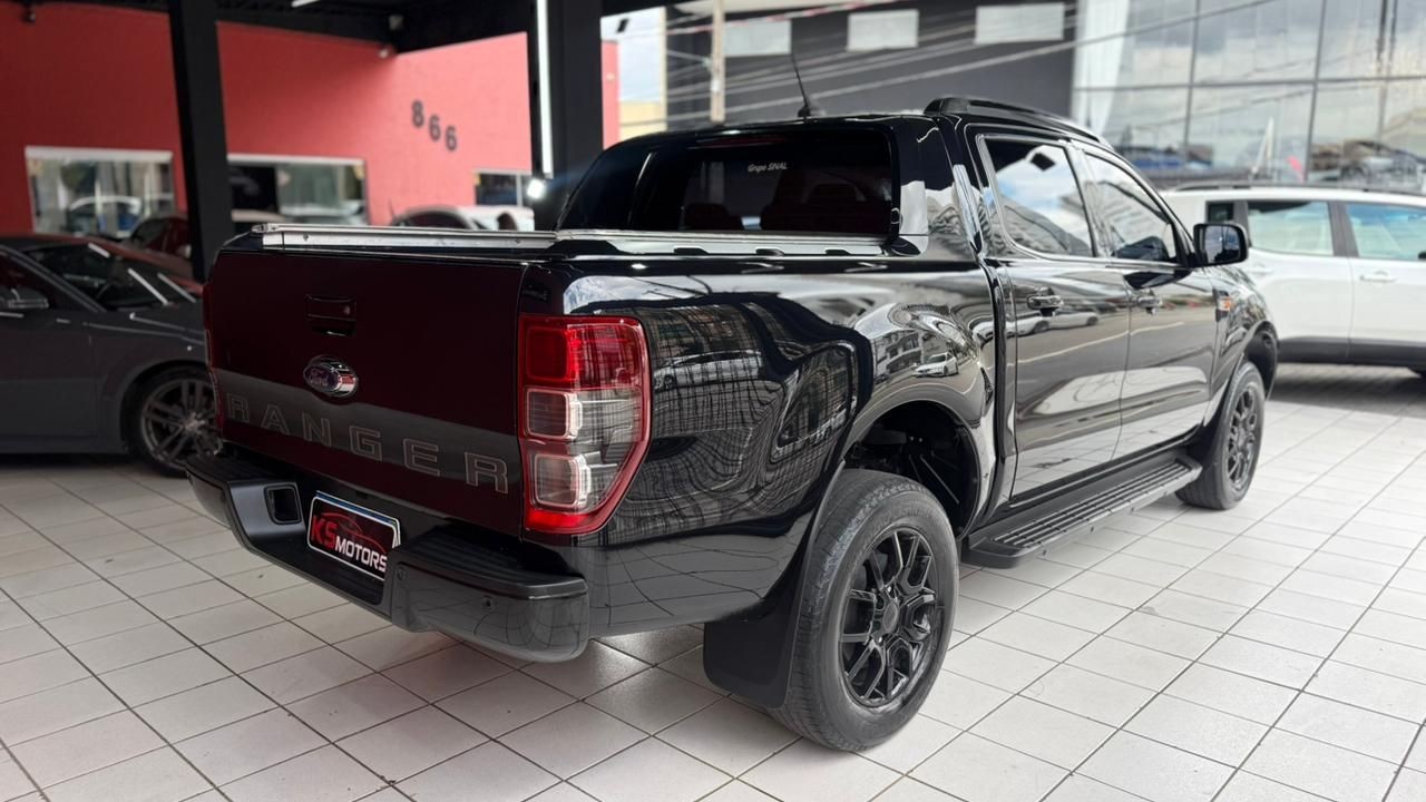 FORD RANGER 2.2 BLACK 4X2 CD 16V