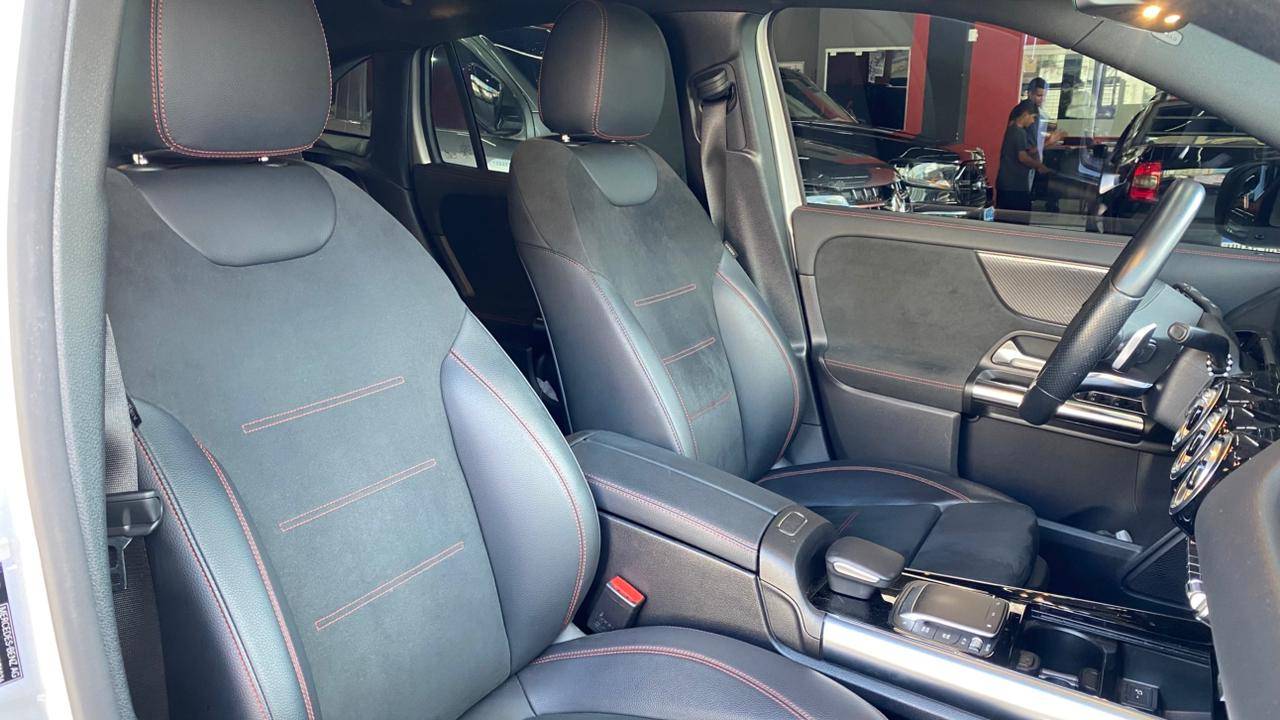 MERCEDES-BENZ GLA 200