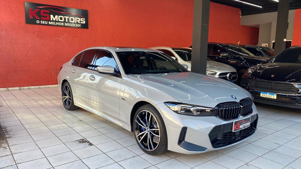 BMW 330e