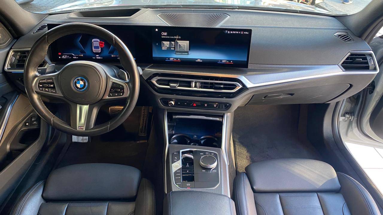 BMW 330e