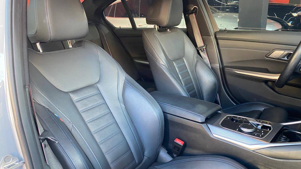 BMW 330e