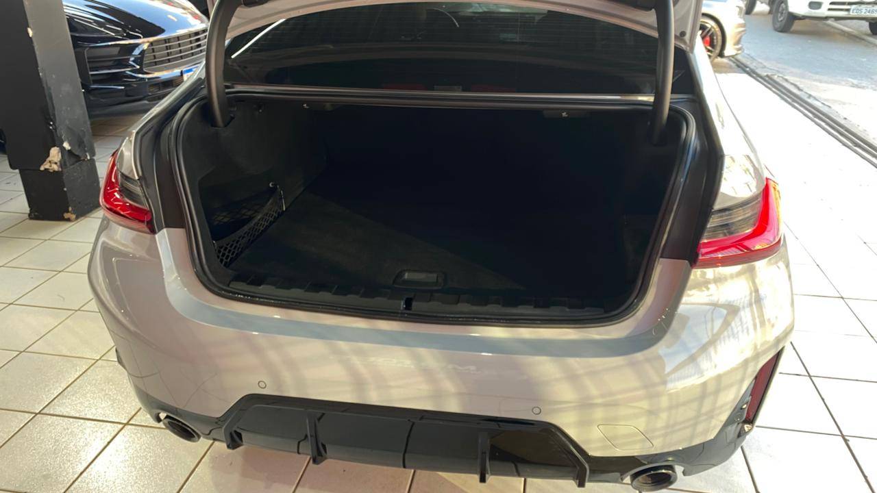 BMW 330e