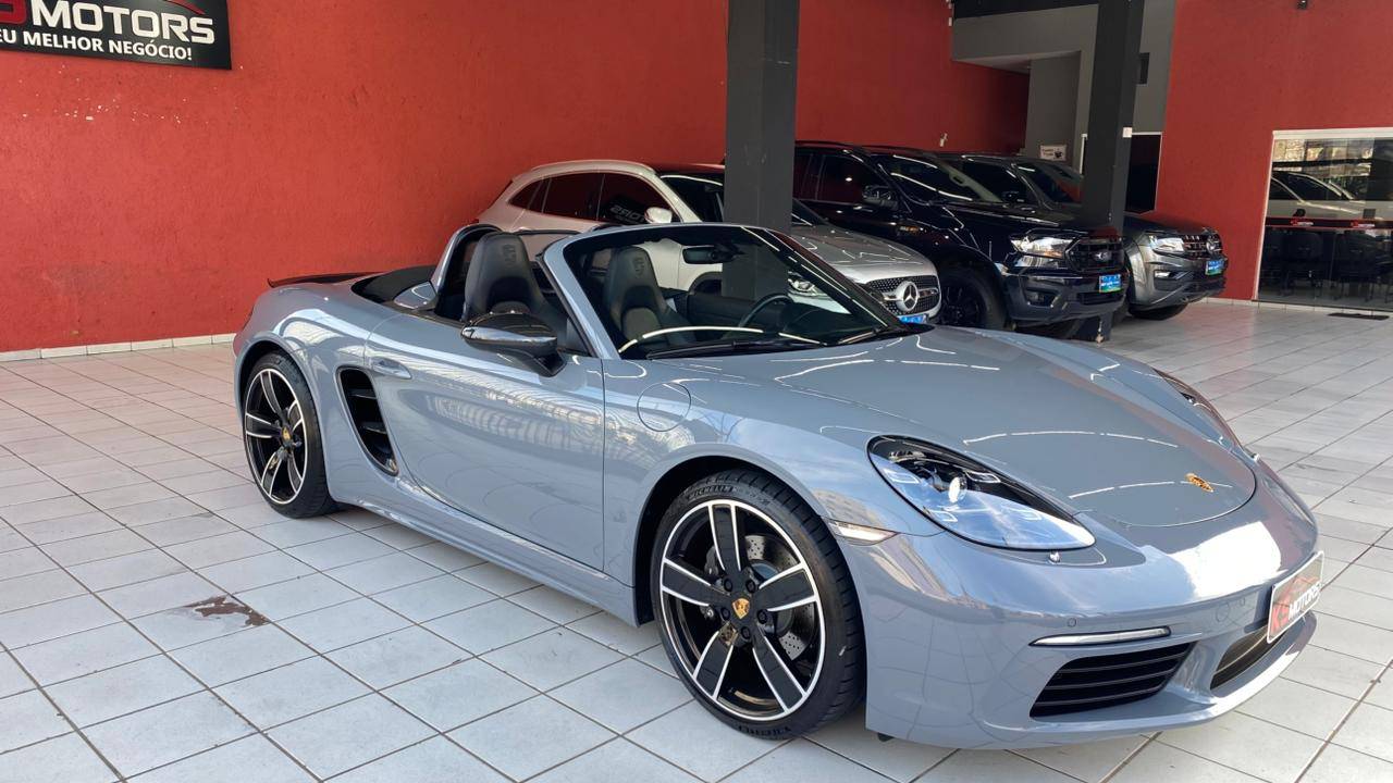 PORSCHE 718