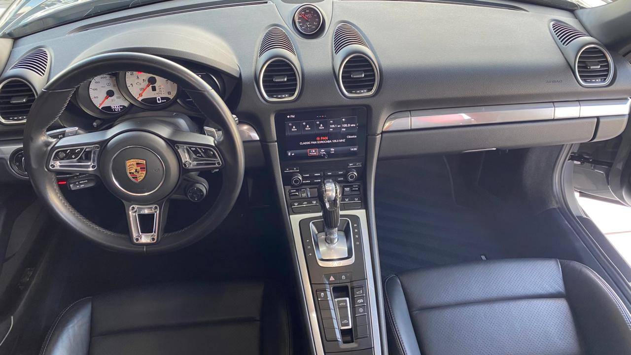 PORSCHE 718