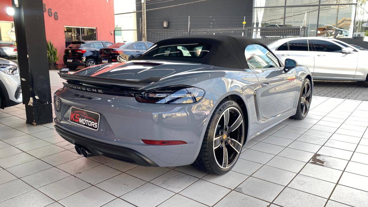 PORSCHE 718