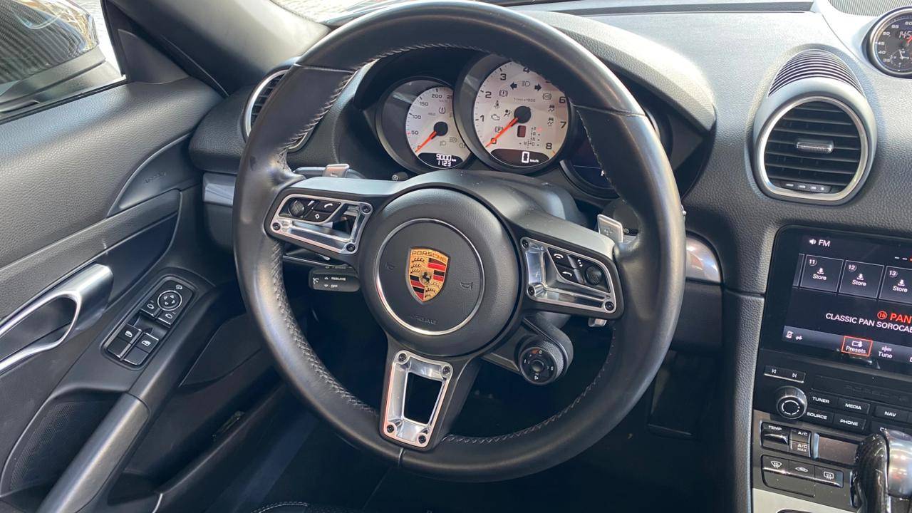 PORSCHE 718