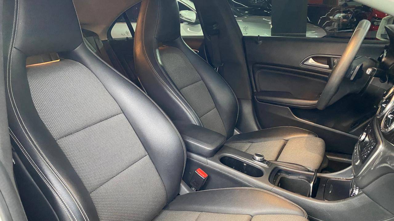 MERCEDES-BENZ CLA 180