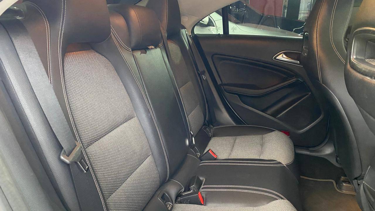 MERCEDES-BENZ CLA 180
