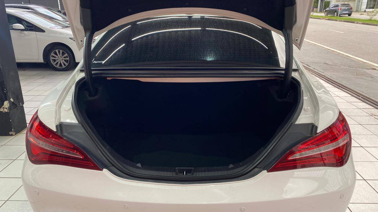 MERCEDES-BENZ CLA 180