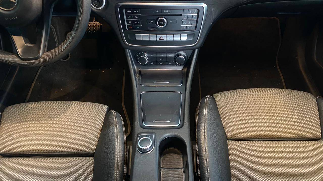 MERCEDES-BENZ CLA 180