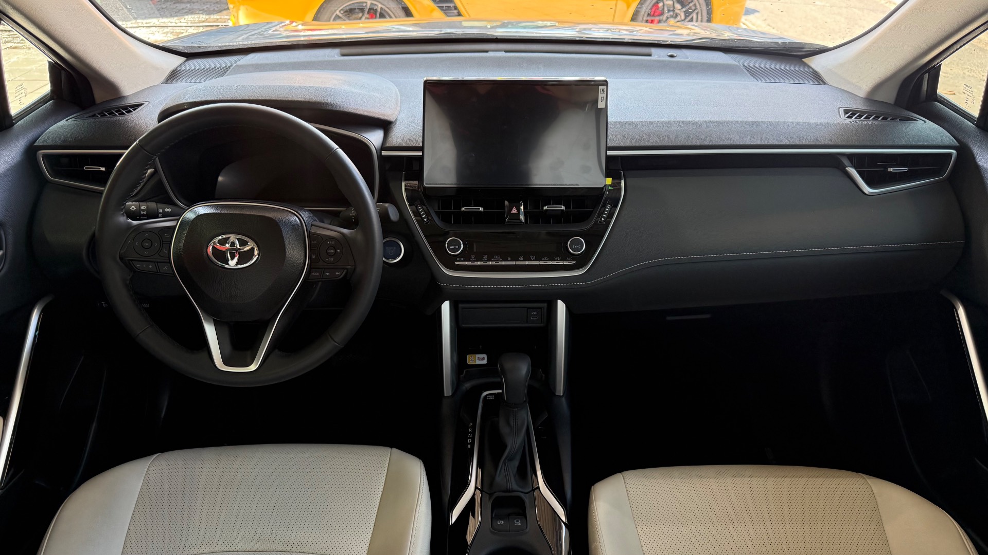 TOYOTA COROLLA CROSS