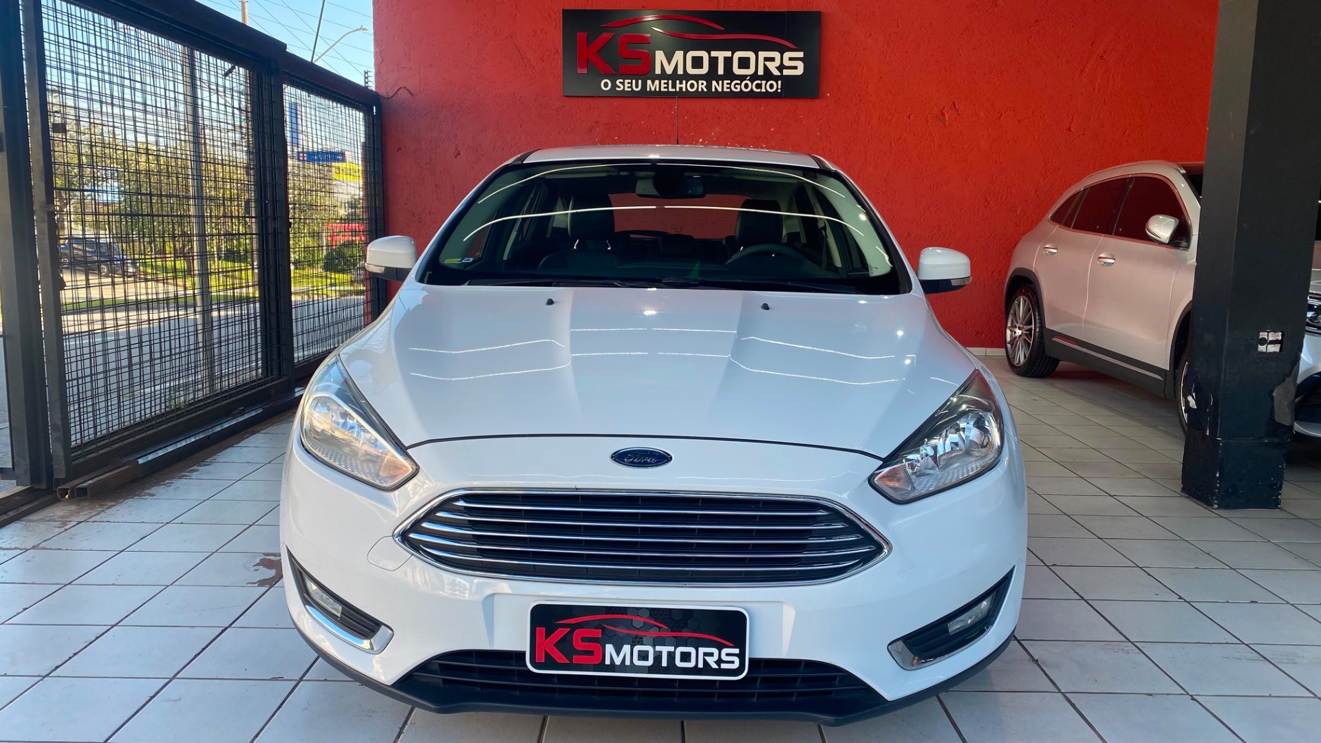 FORD FOCUS