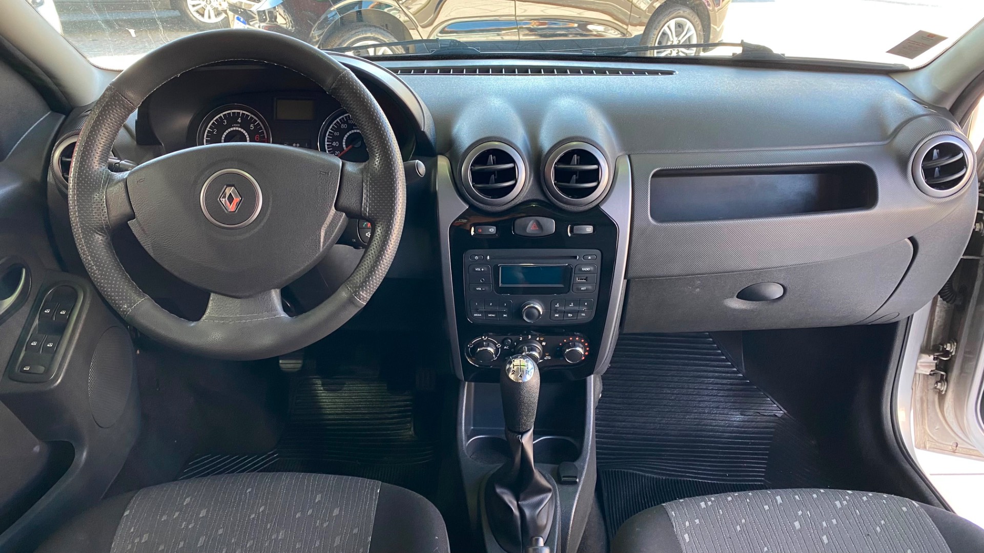 RENAULT LOGAN