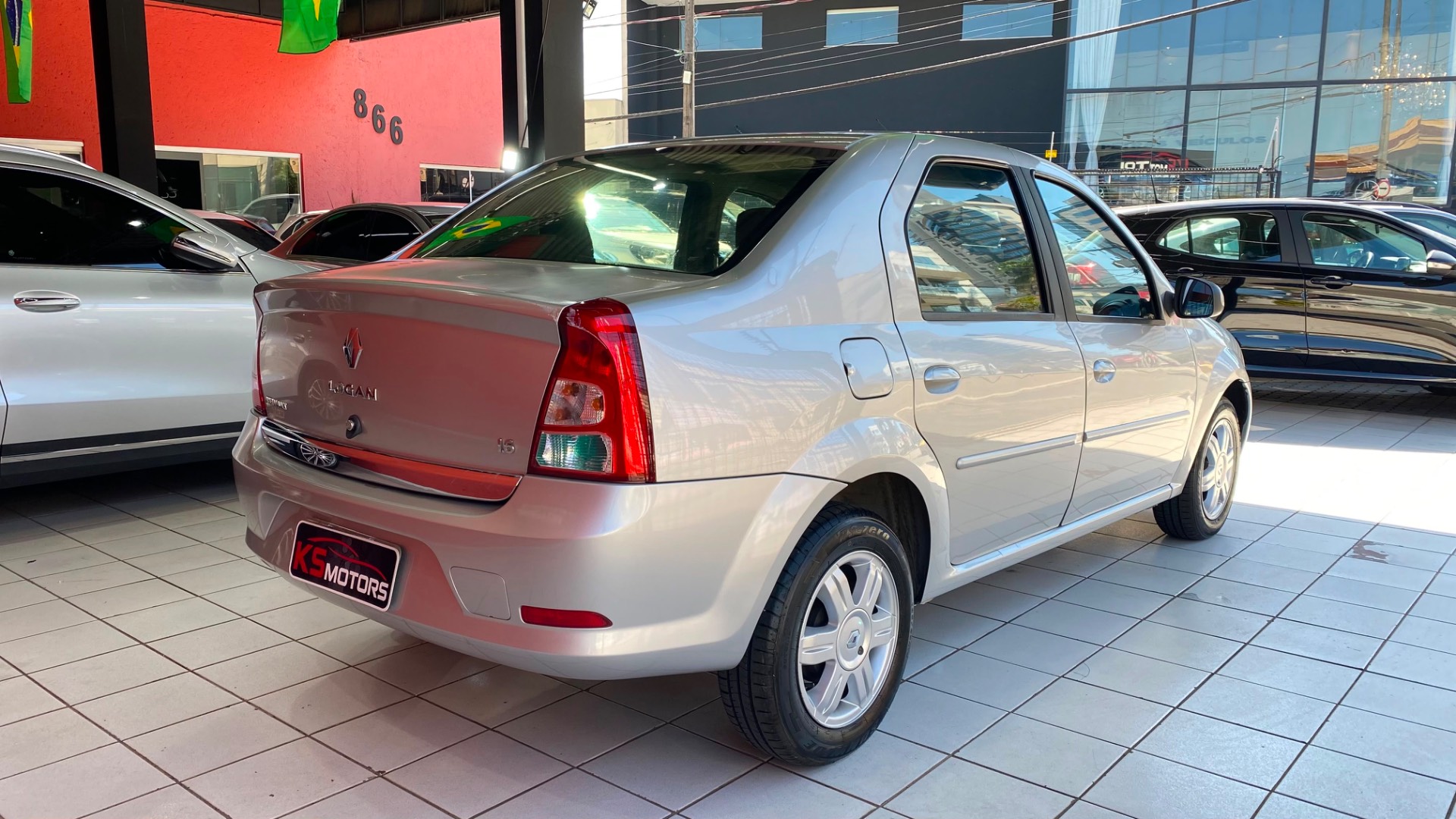 RENAULT LOGAN