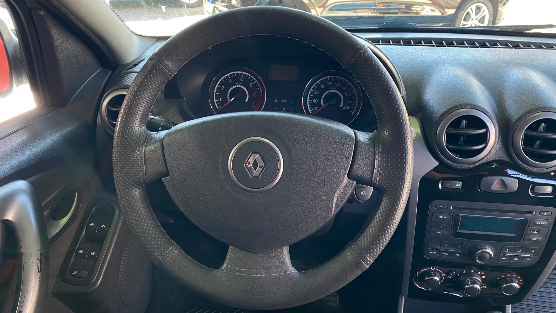 RENAULT LOGAN