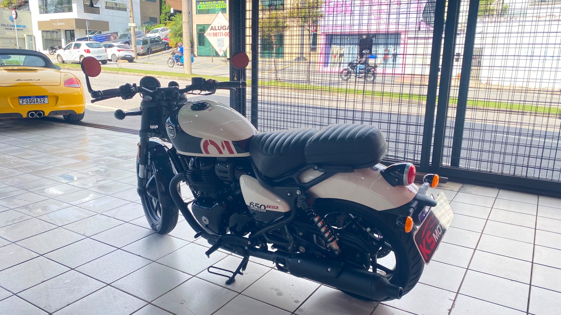ROYAL ENFIELD SHOTGUN 650 STENCIL WHITE