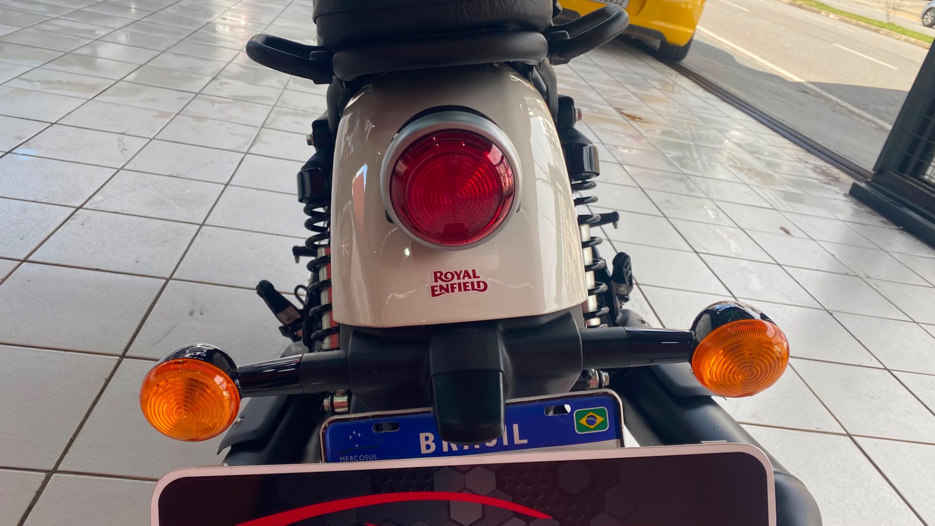 ROYAL ENFIELD SHOTGUN 650 STENCIL WHITE
